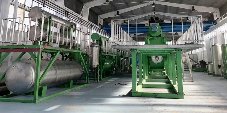 Solid Waste Pyrolysis Project 8 Plastic Pyrolysis Machine for Sale to Czech Republic