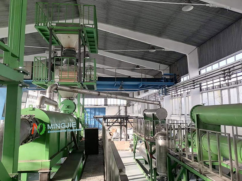 Plastic Pyrolysis Machine for Sale to Czech Republic 1 Semi-Continuous Plastic Pyrolysis Machine for Sale