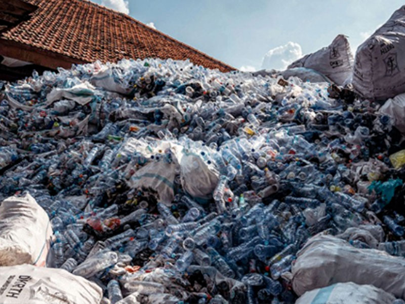 Waste Plastic To Fuel Pyrolysis Plant 4 Plastic Bottles