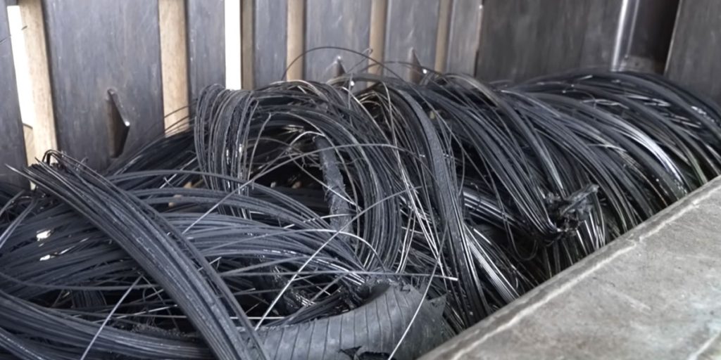 Tire Recycling Pyrolysis Equipment for Waste Treatment 1 Steel Wire from Waste Tire