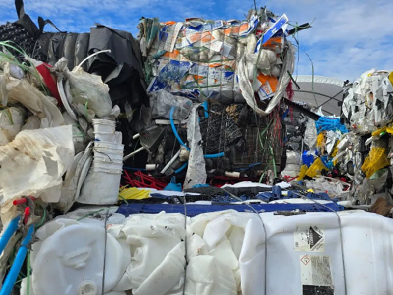 Pyrolysis Waste Plastic Equipment for Solving White Pollution 4 Waste Plastic