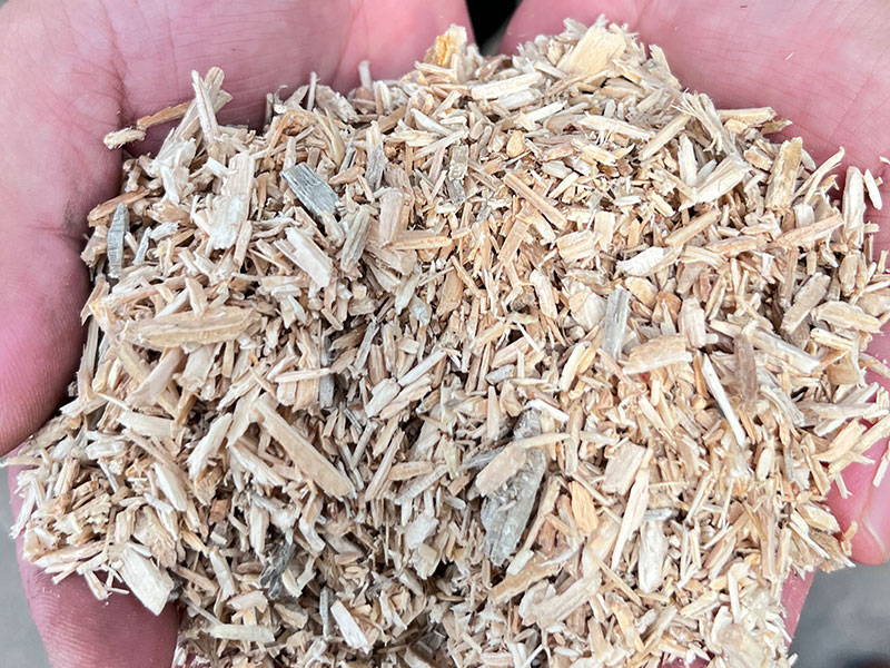 Pyrolysis of Wood Chips Converts Waste into Biochar 1 Wood Chips