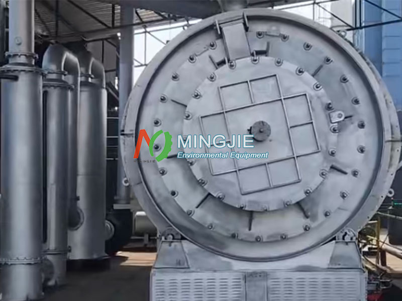 Solid Waste Pyrolysis Equipment Running