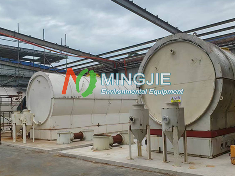 Used Oil Distillation Technology Turns Waste into Treasure 3 MJZ-20 Pyrolysis Oil Distillation Plant