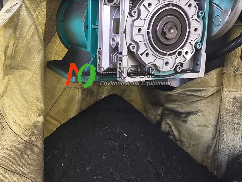 MJT-100 Small Biochar Machine Running in South Korea 4 Pig Manure Biochar Production